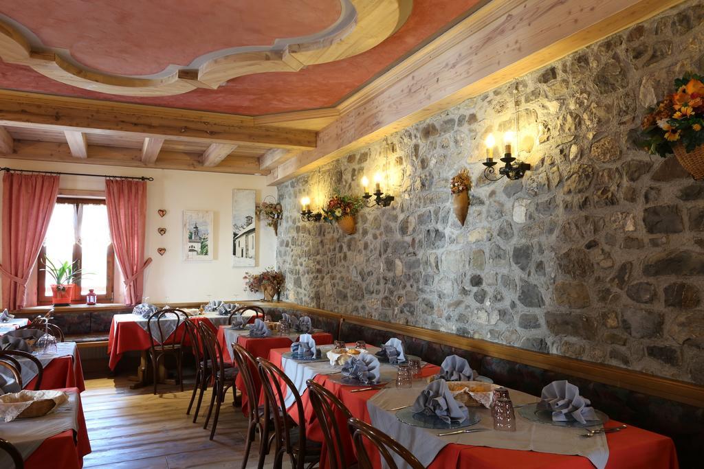Albergo Centrale Forni di Sopra Exterior foto