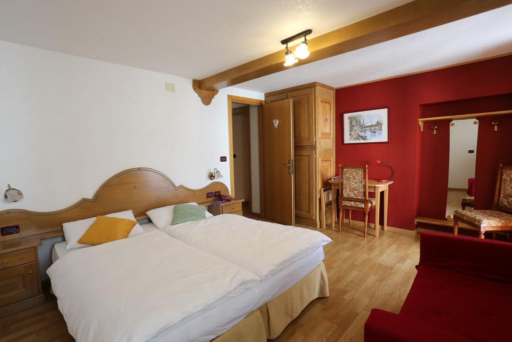 Albergo Centrale Forni di Sopra Habitación foto