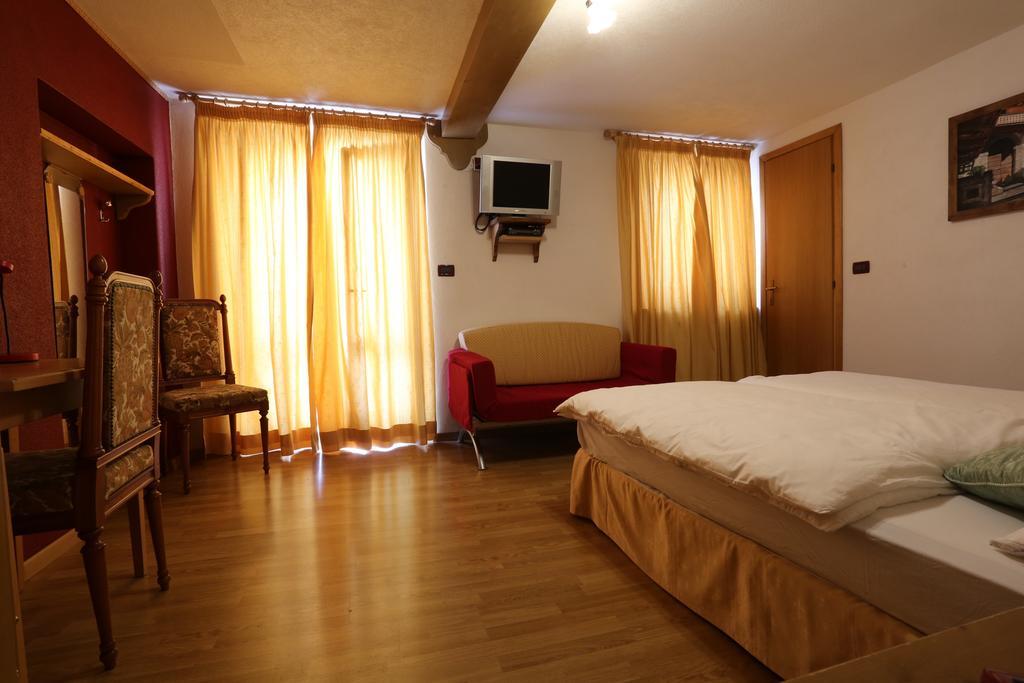 Albergo Centrale Forni di Sopra Habitación foto